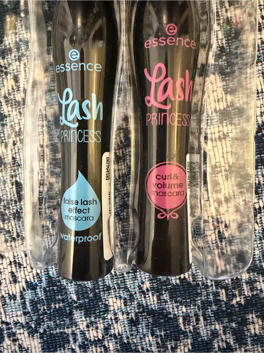essence Lash Princess Mascara Duo - Black with Blue & Pink Accents